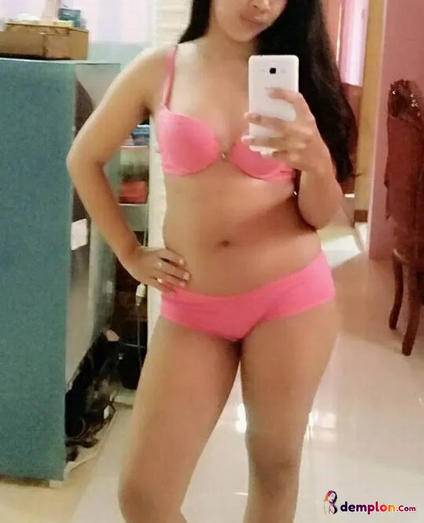 Foto Selfie Bugil Cewek ABG IGO